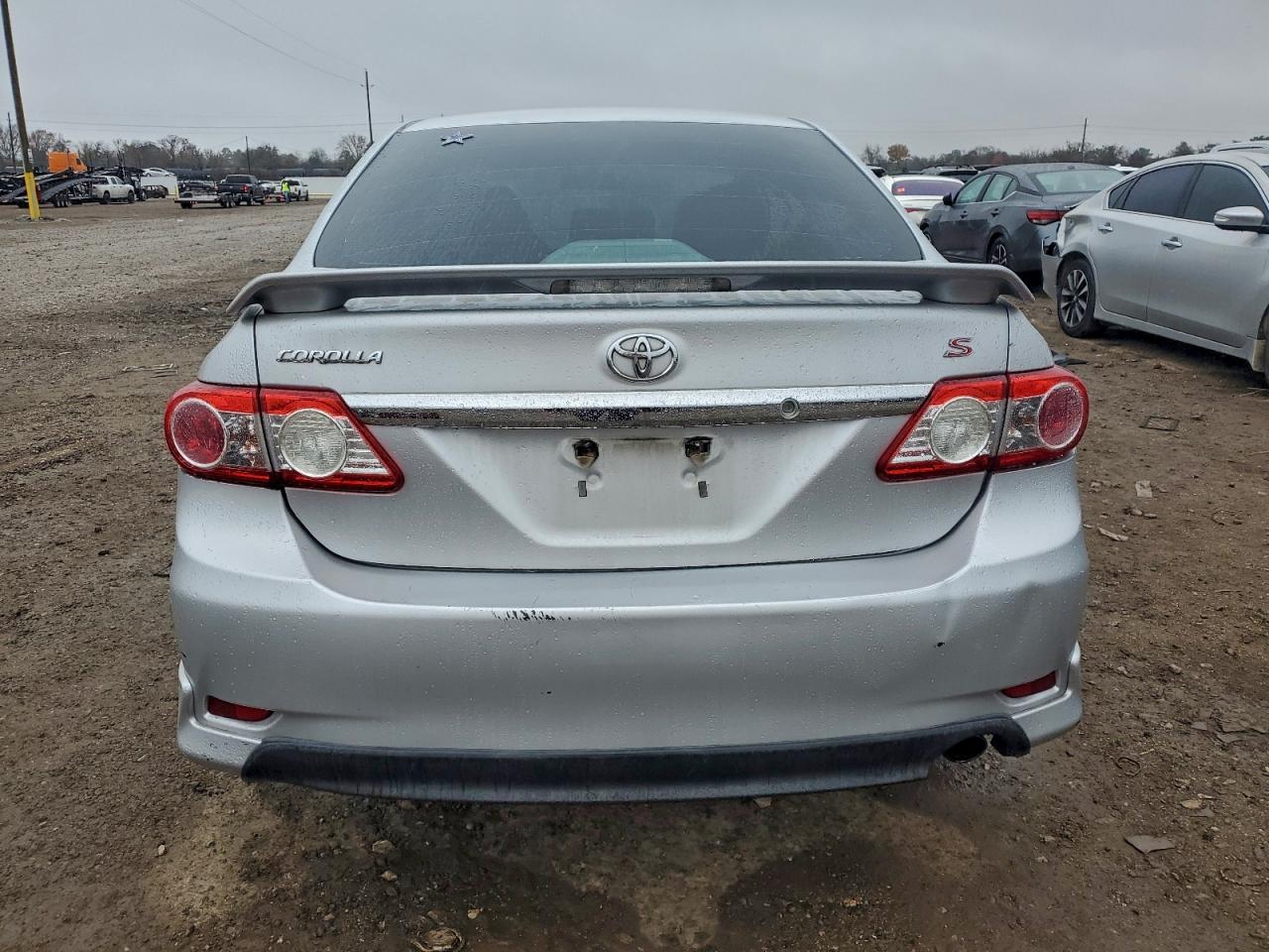 2013 TOYOTA COROLLA BASE photo 6