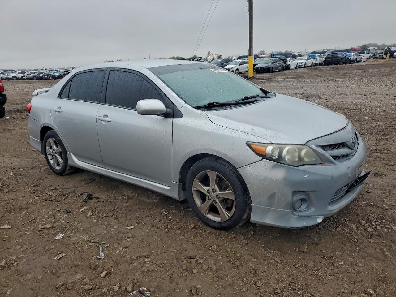 2013 TOYOTA COROLLA BASE photo 4