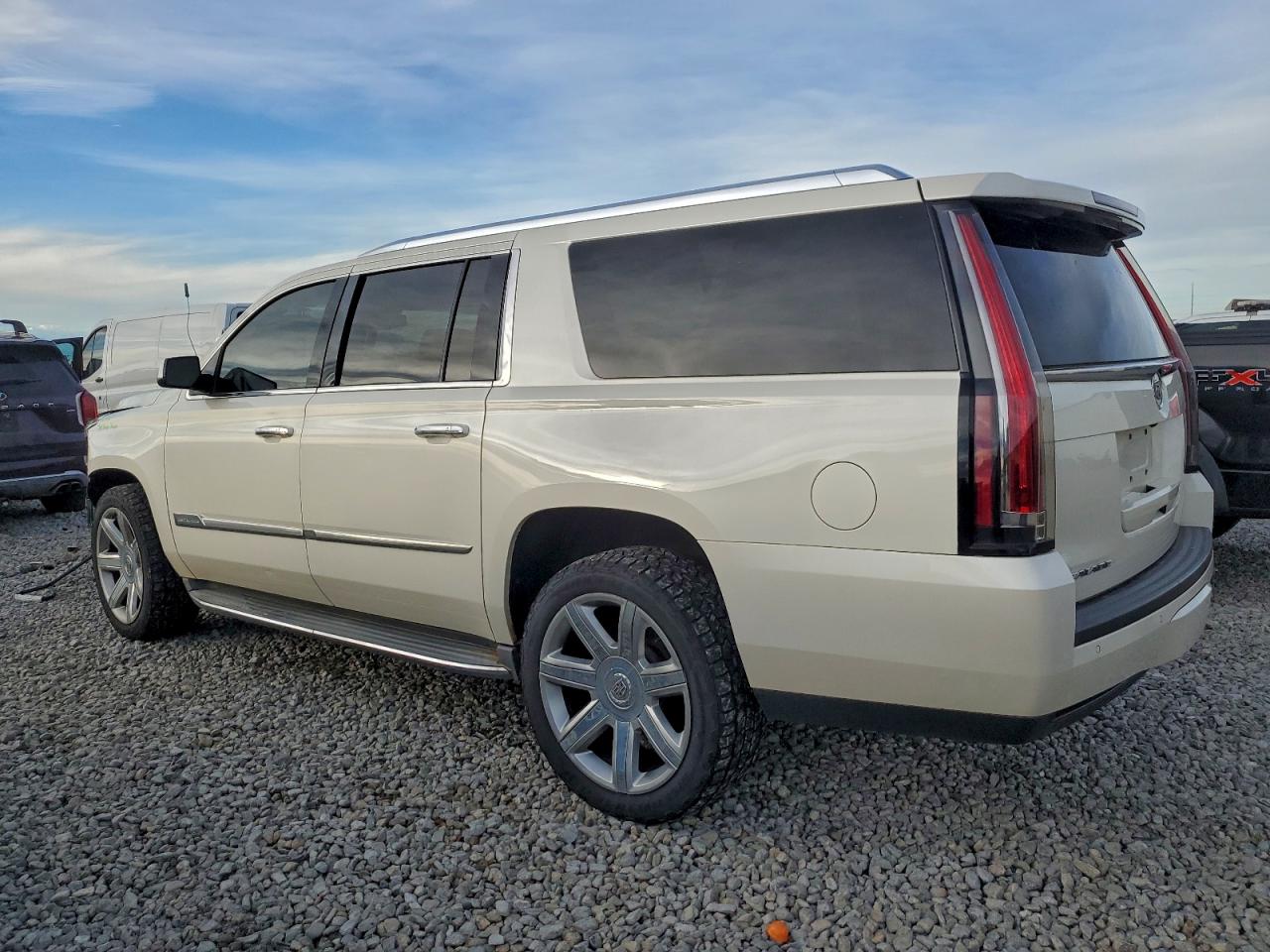 2015 CADILLAC ESCALADE ESV LUXURY photo 2