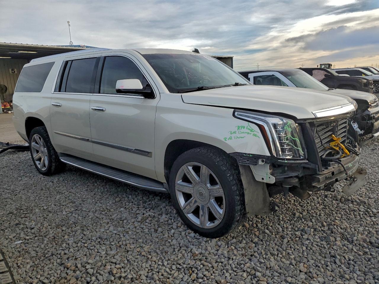 2015 CADILLAC ESCALADE ESV LUXURY photo 4