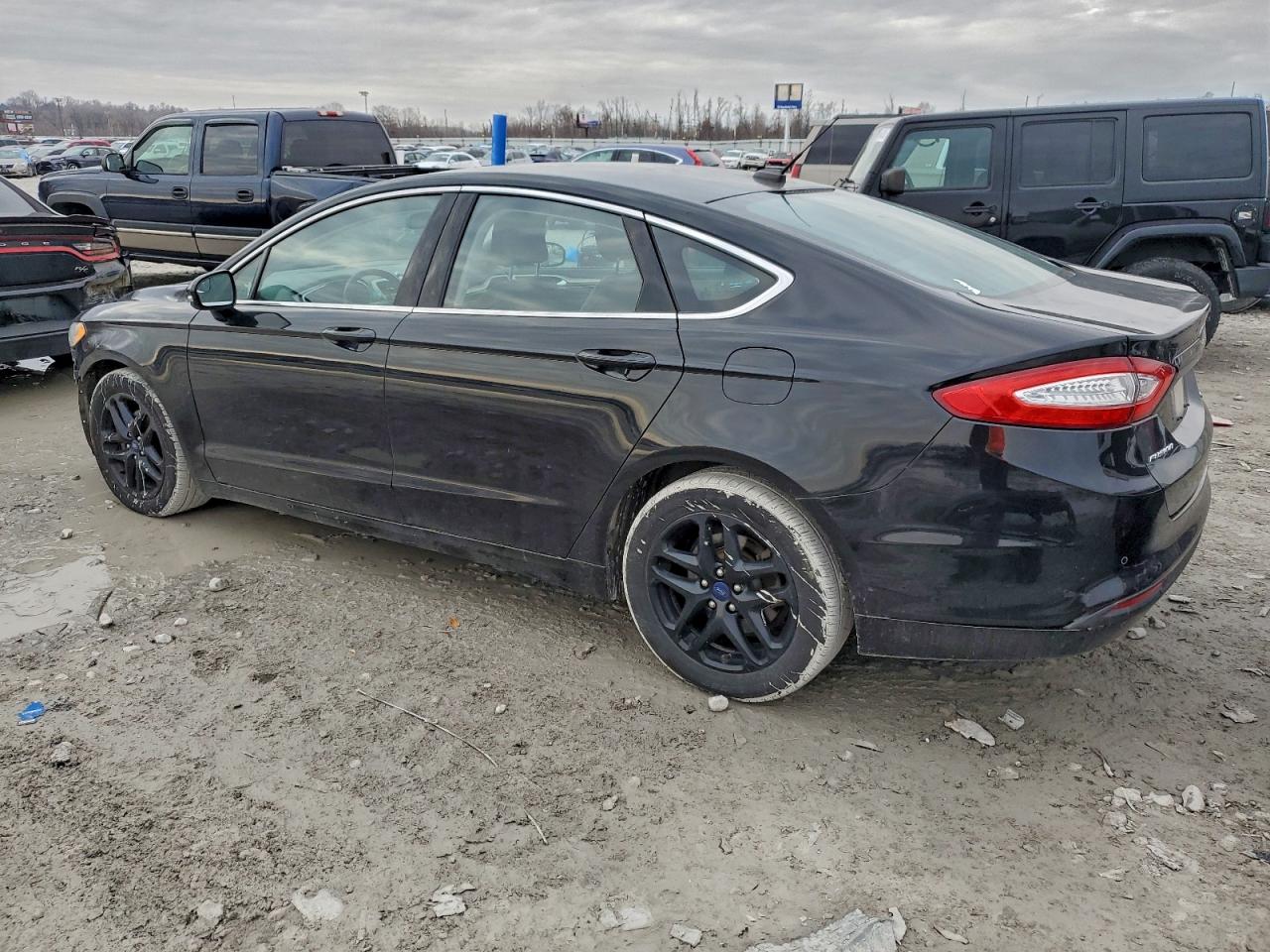 2016 FORD FUSION SE photo 2