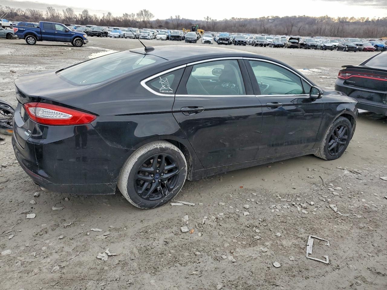 2016 FORD FUSION SE photo 3
