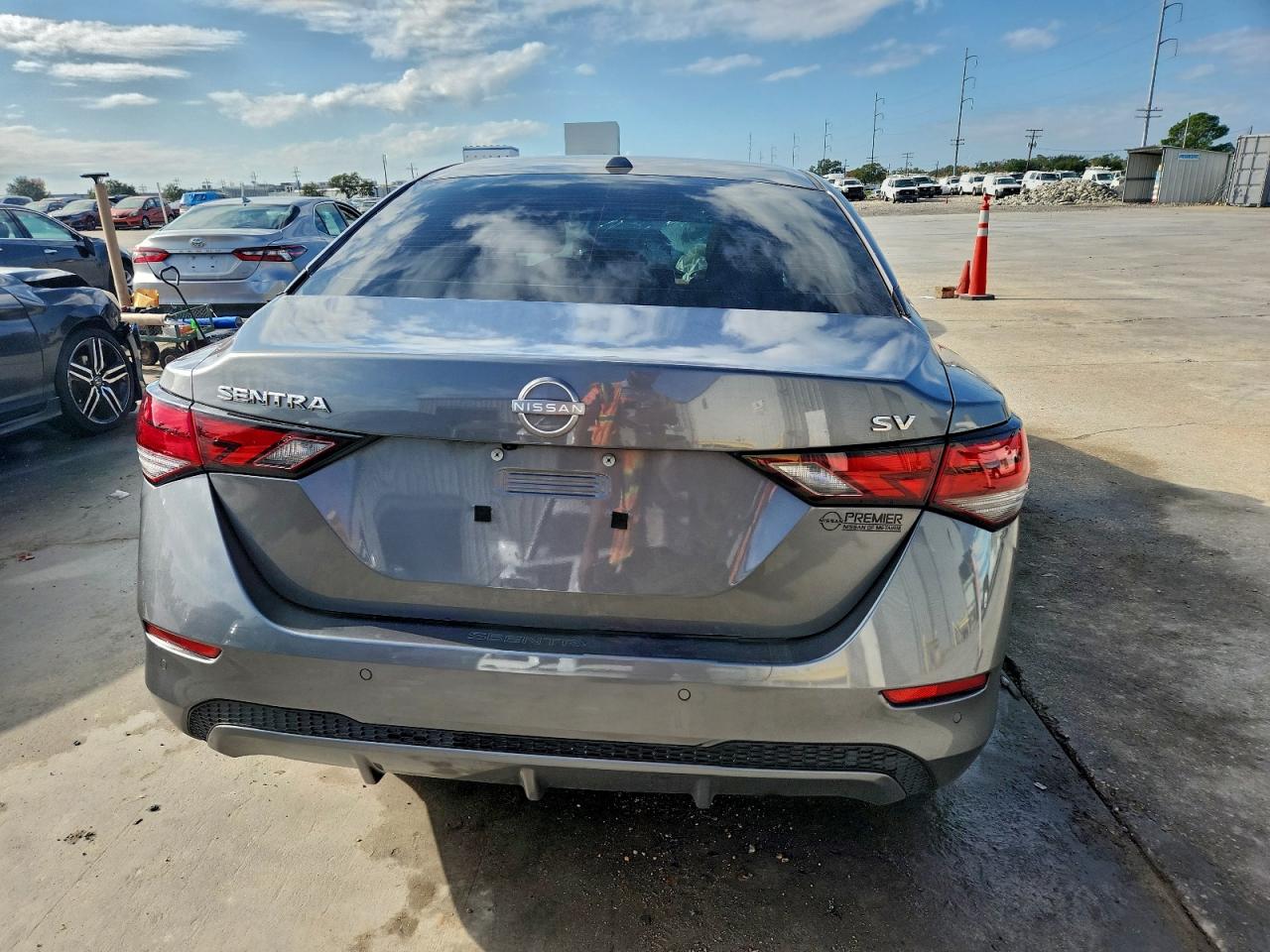 2024 NISSAN SENTRA SV photo 6