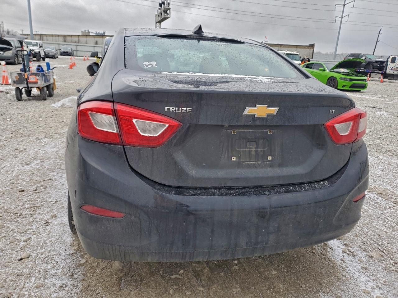 2019 CHEVROLET CRUZE LT photo 6