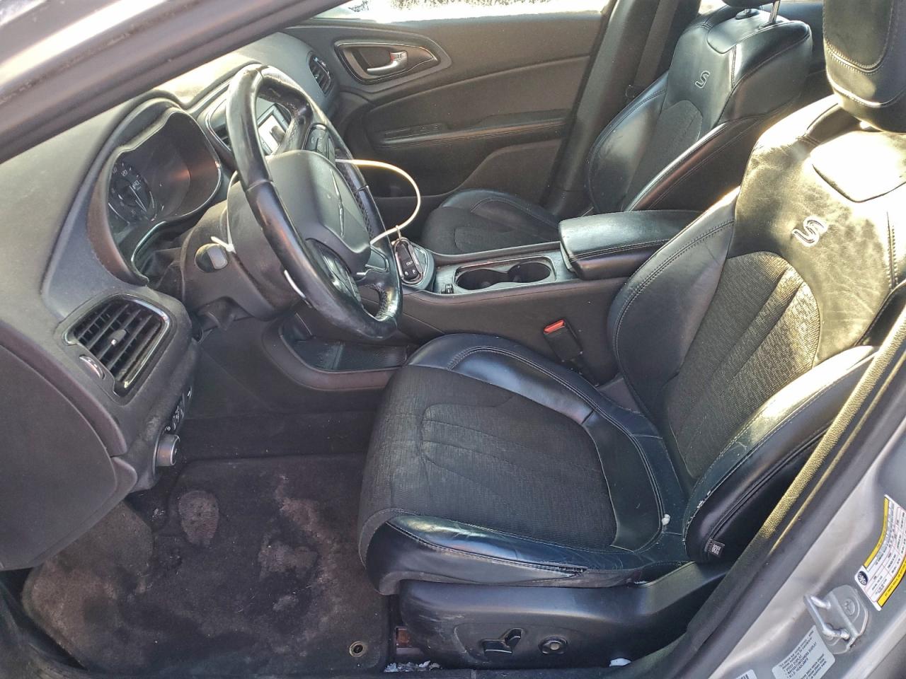 2015 CHRYSLER 200 S photo 7