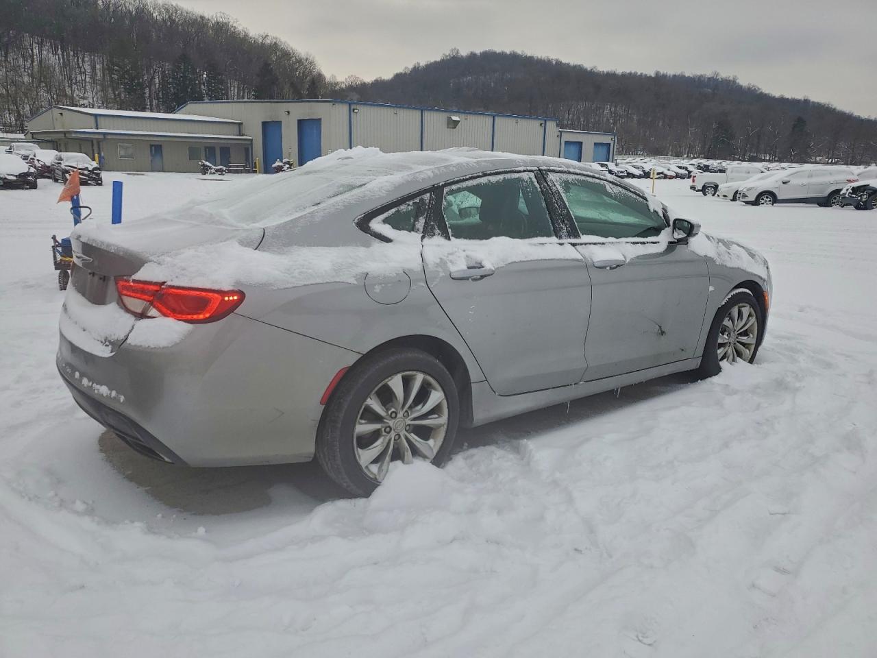 2015 CHRYSLER 200 S photo 3