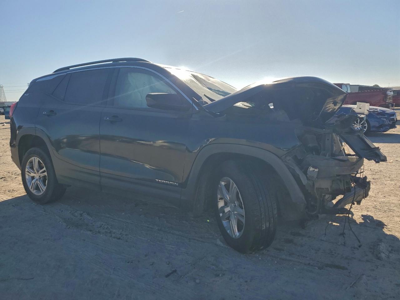 2018 GMC TERRAIN SLE photo 4