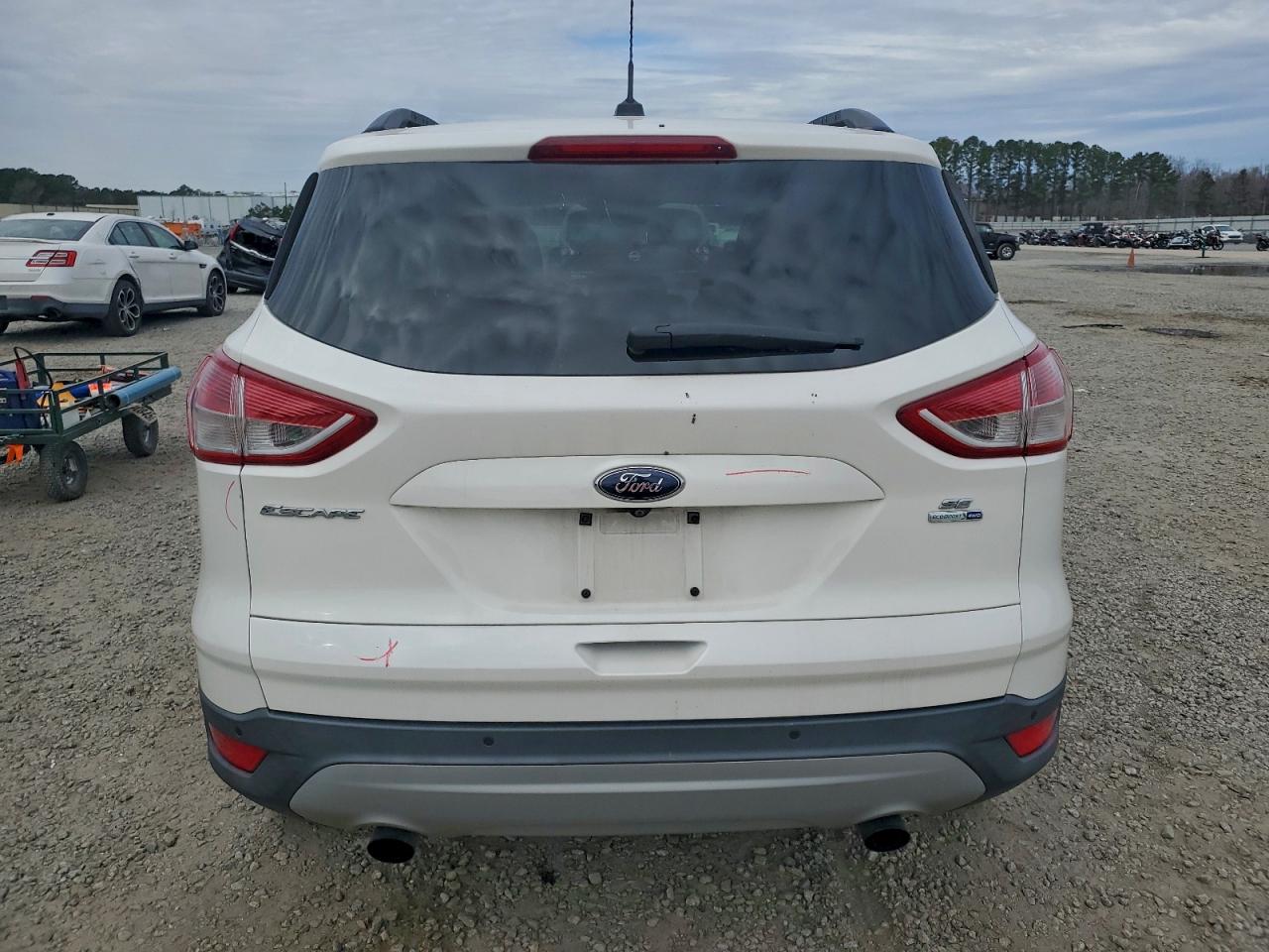 2016 FORD ESCAPE SE photo 6