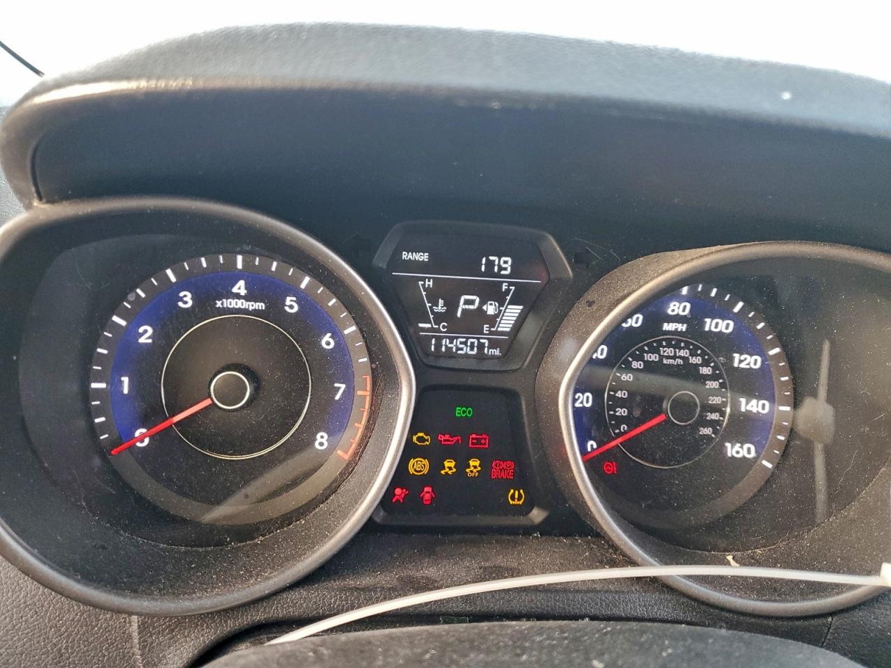 2015 HYUNDAI ELANTRA SE photo 9