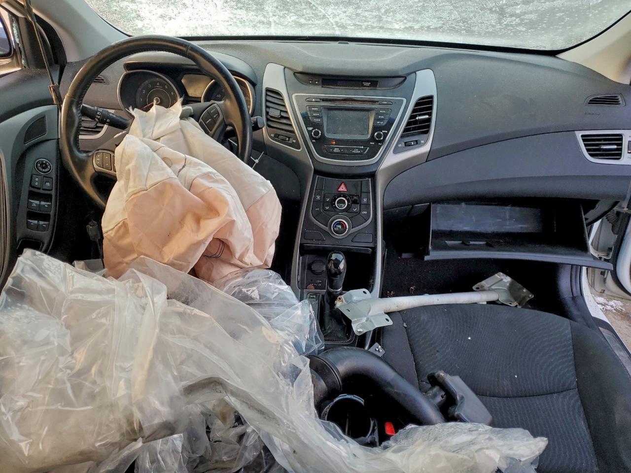 2015 HYUNDAI ELANTRA SE photo 8