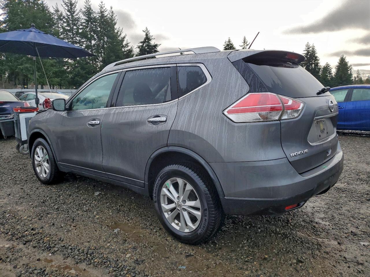 2016 NISSAN ROGUE S photo 2