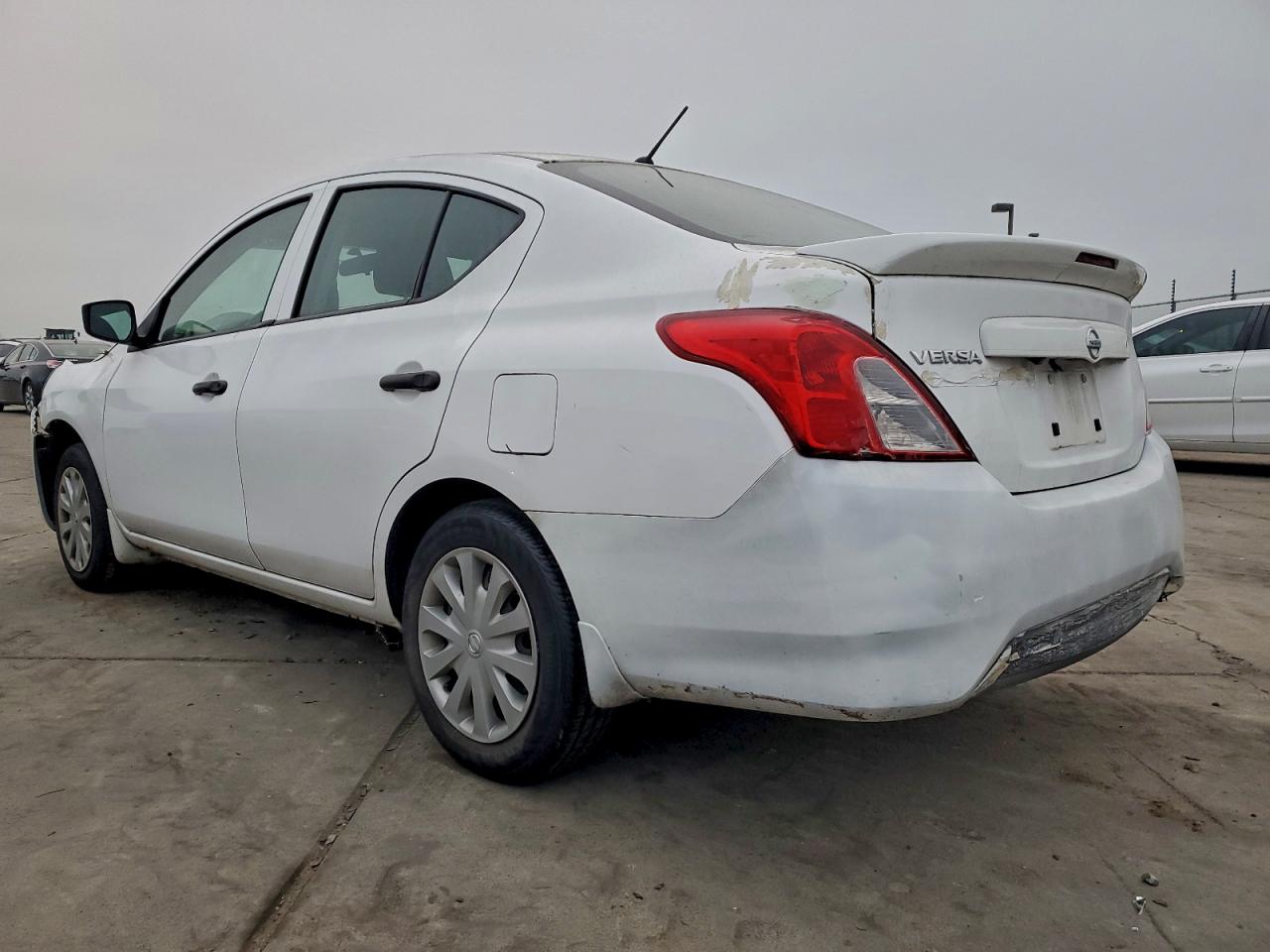 2018 NISSAN VERSA S photo 2