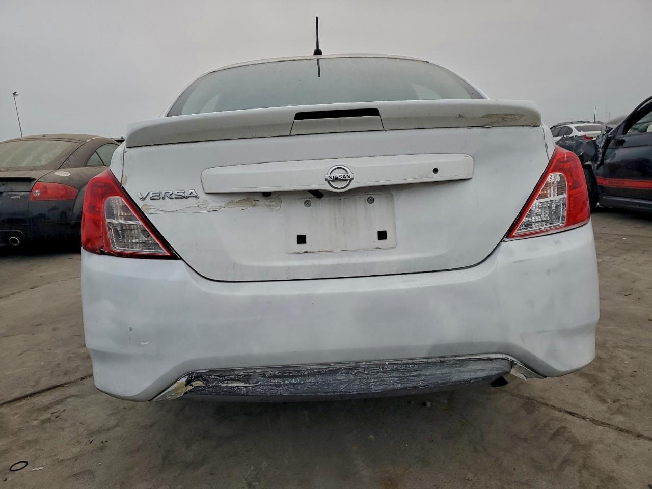 2018 NISSAN VERSA S photo 6