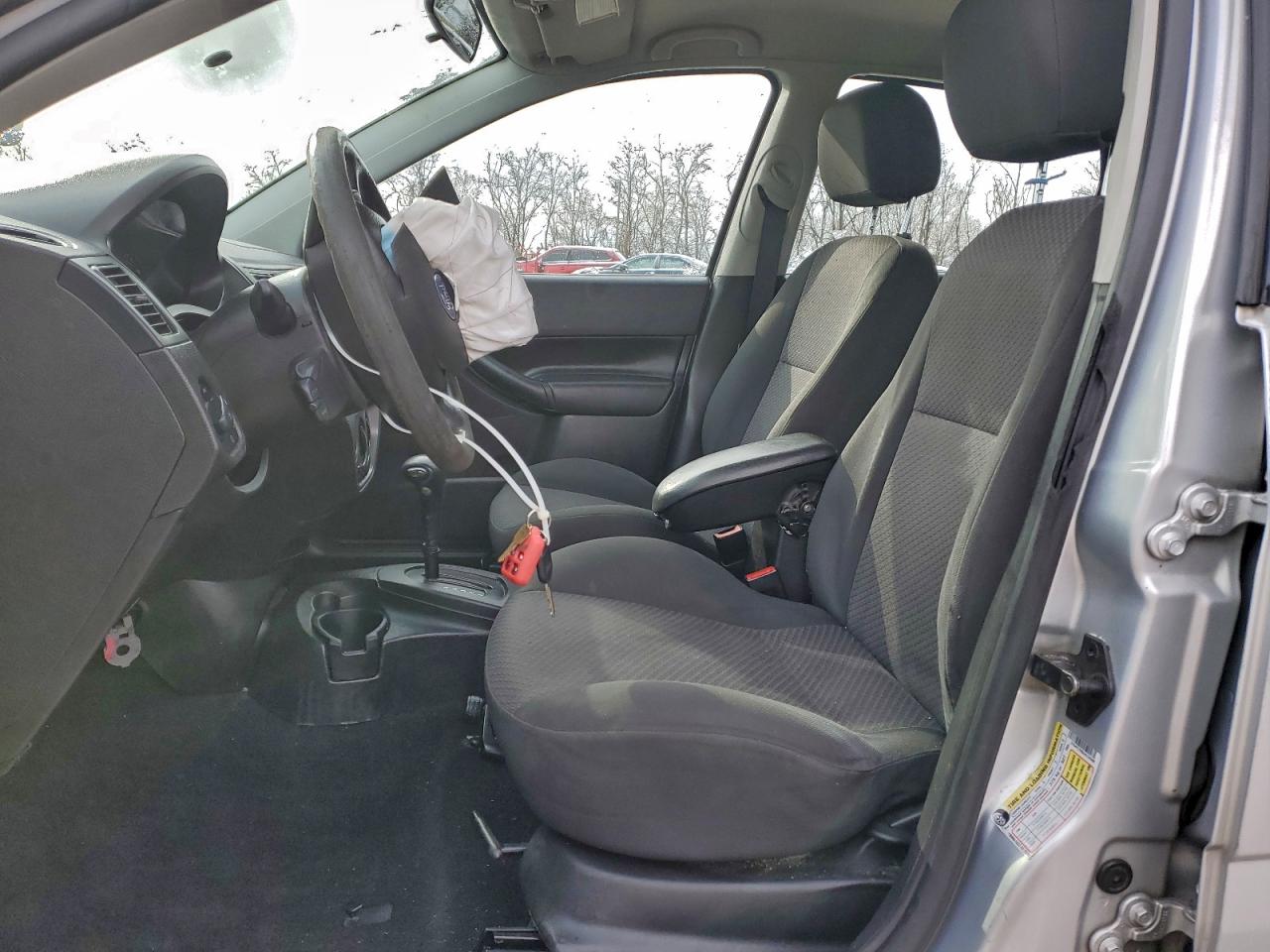 2006 FORD FOCUS photo 13