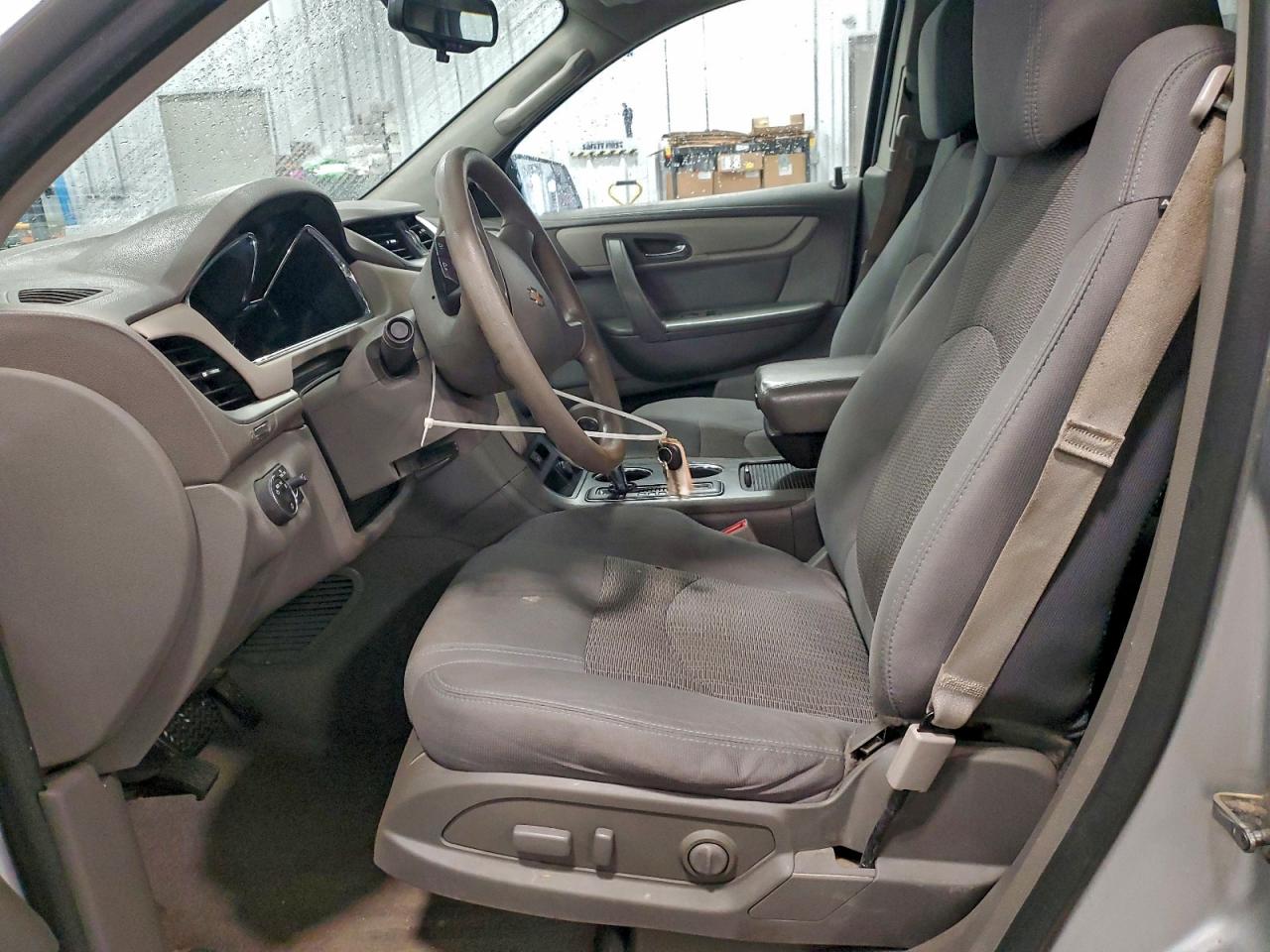 2014 CHEVROLET TRAVERSE LS photo 7
