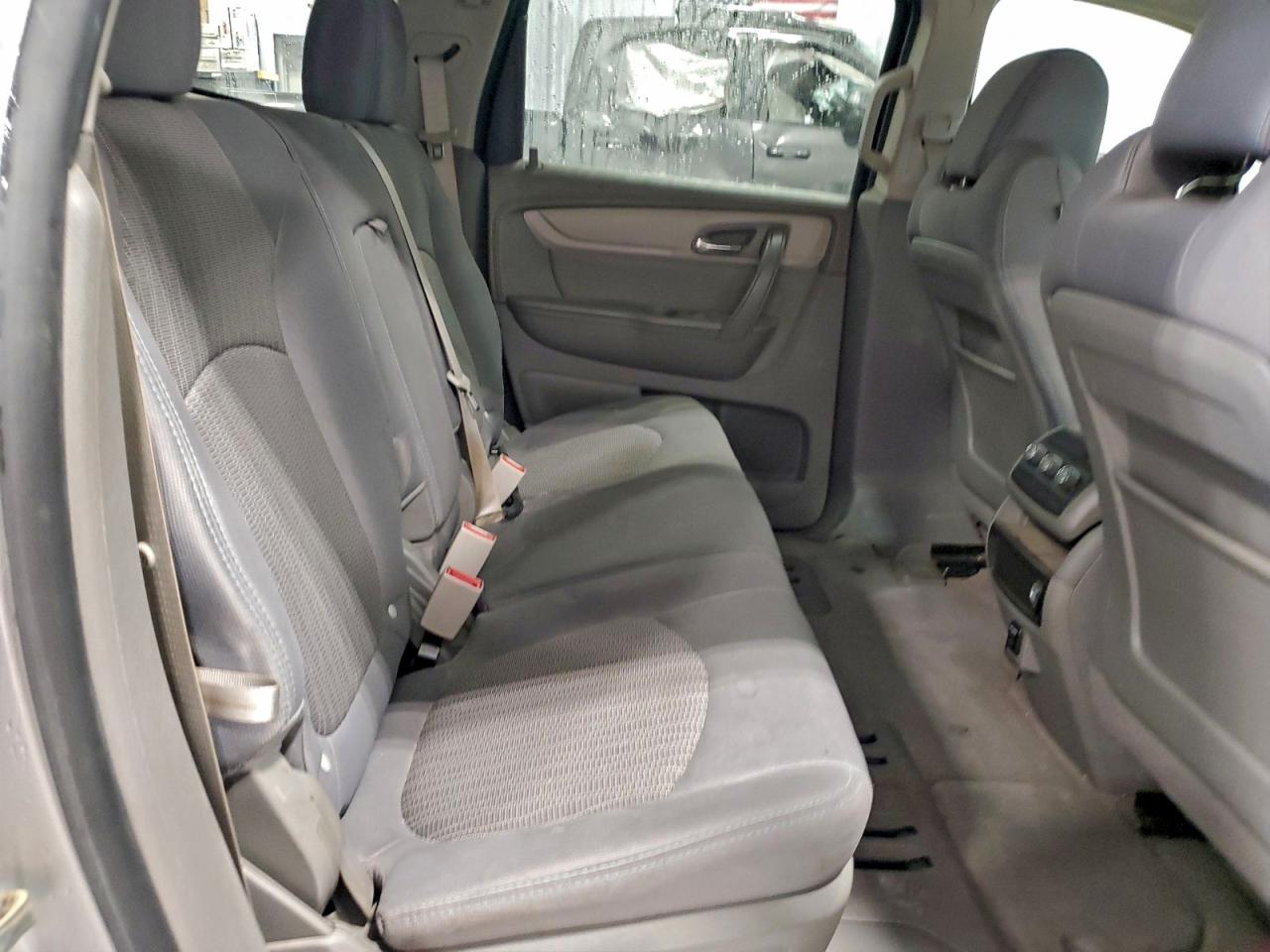 2014 CHEVROLET TRAVERSE LS photo 11