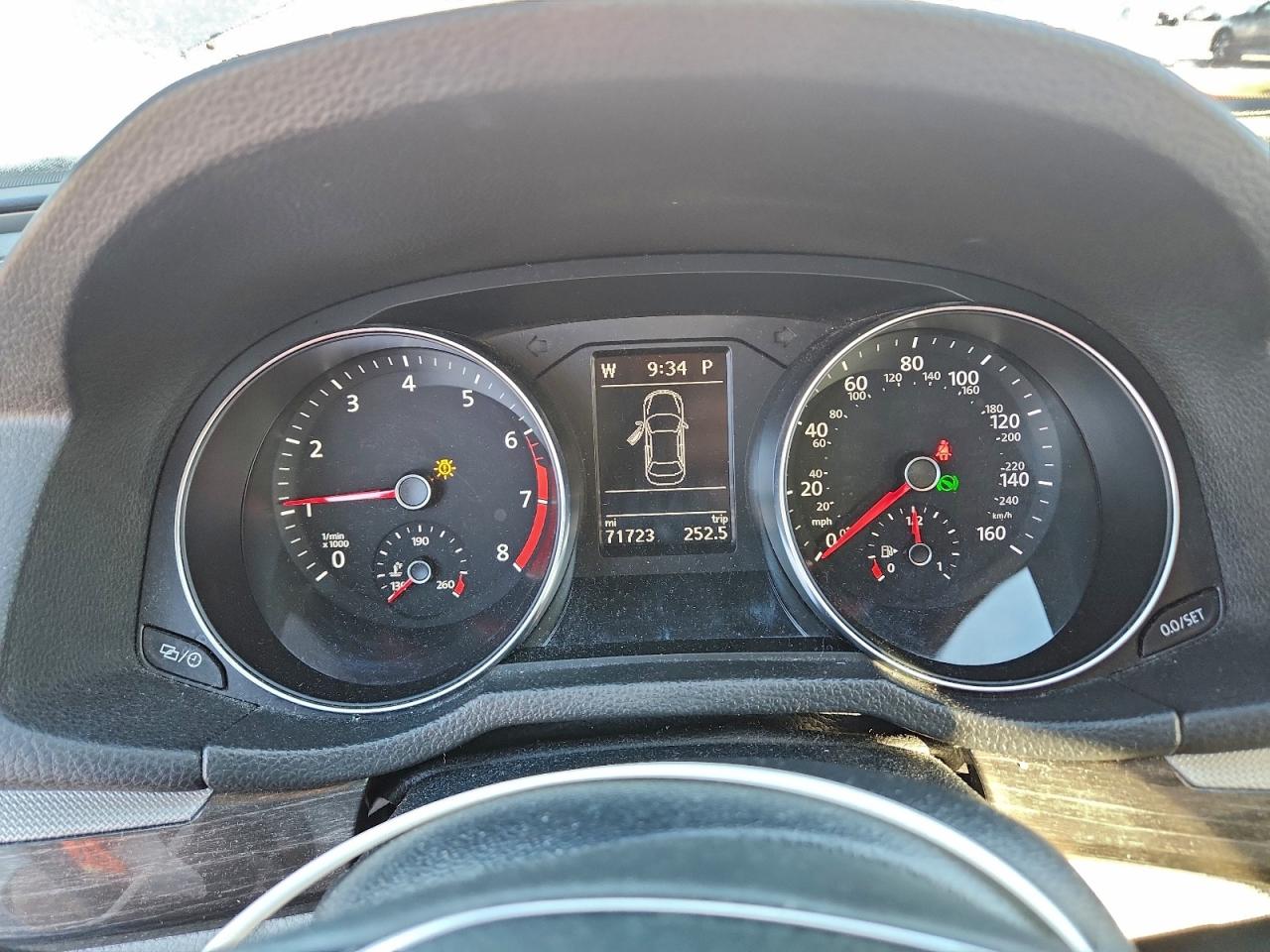 2018 VOLKSWAGEN PASSAT SE photo 9