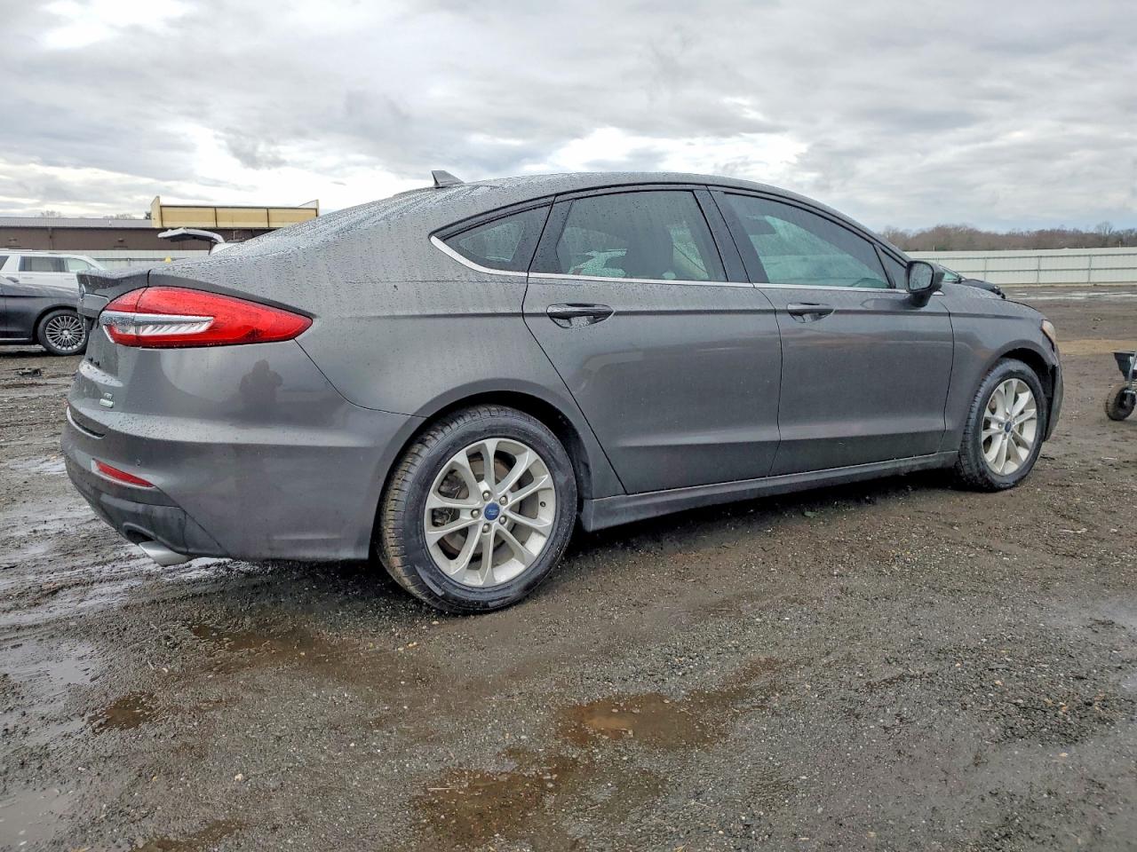 2019 FORD FUSION SE photo 3