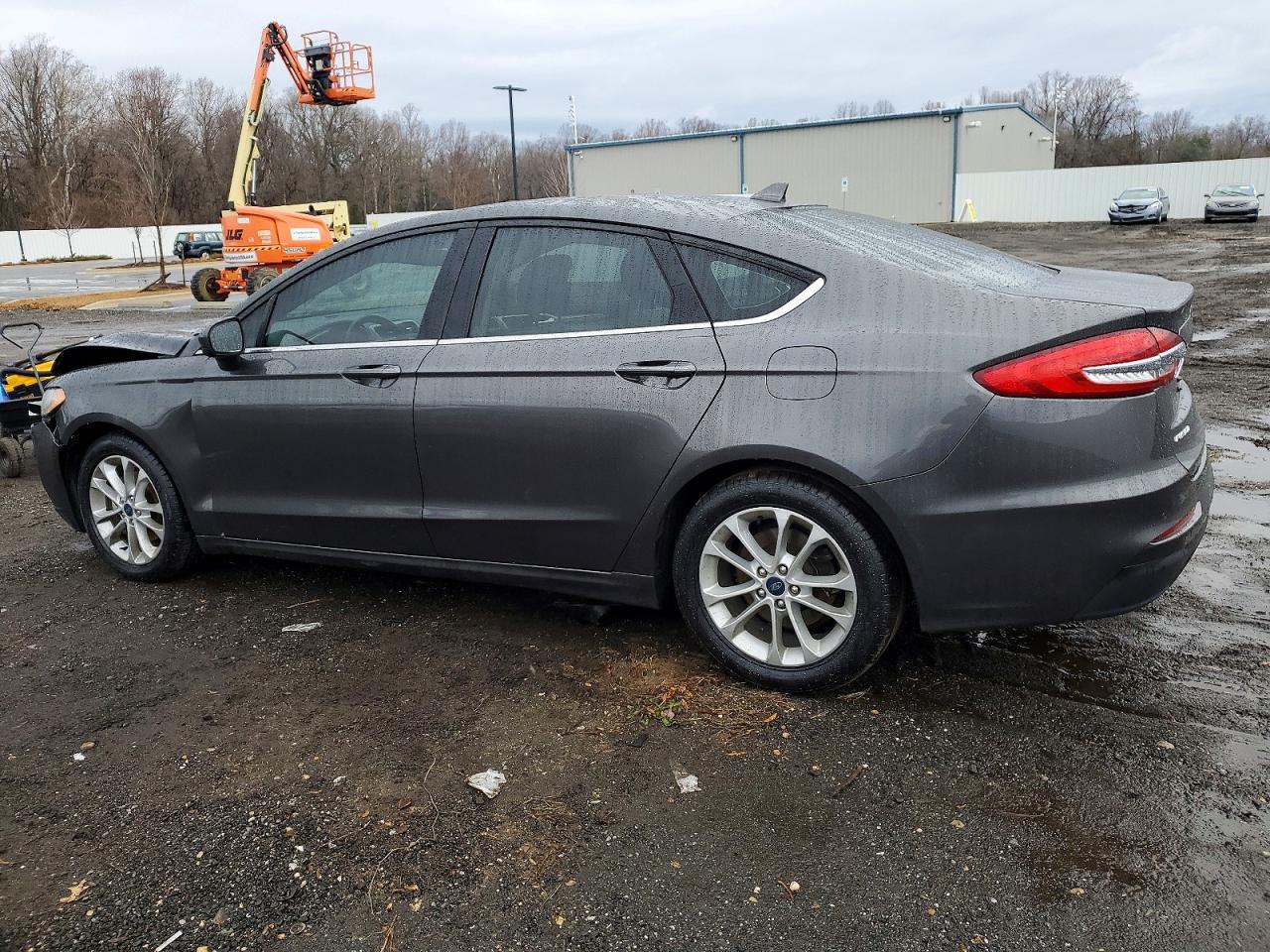 2019 FORD FUSION SE photo 2