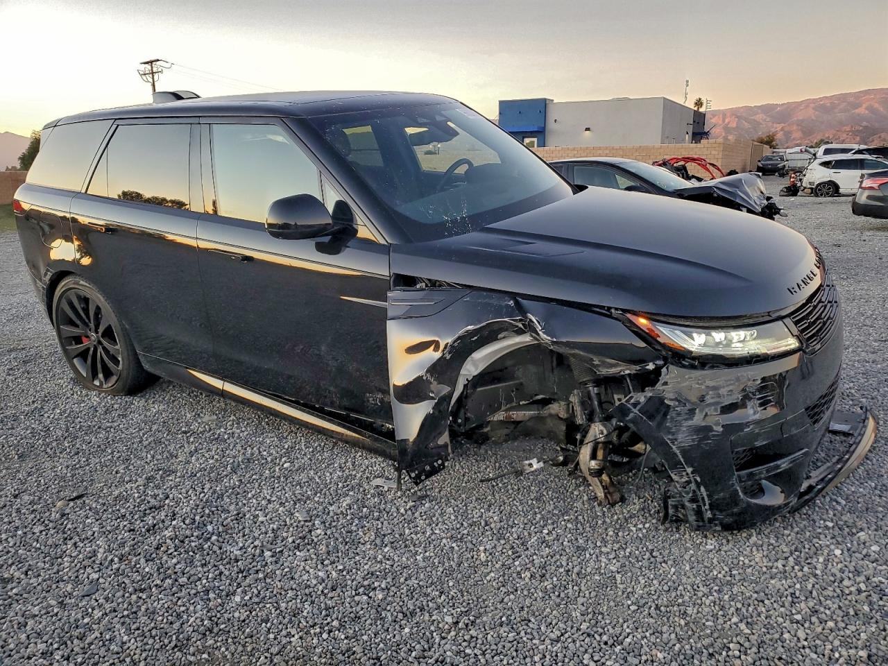 2024 LAND ROVER RANGE ROVER SPORT DYNAMIC SE photo 4