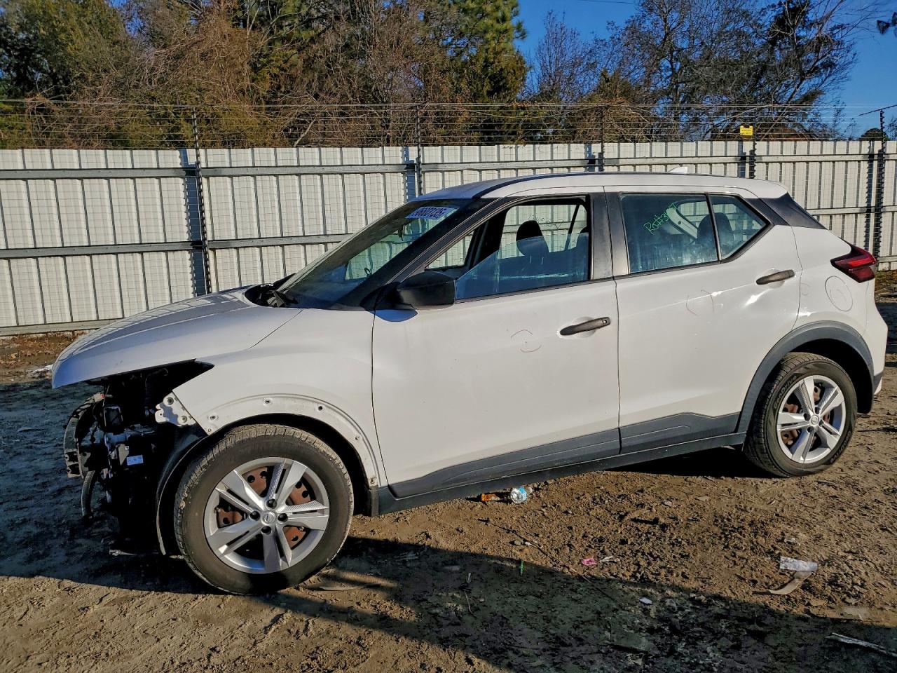 2021 NISSAN KICKS