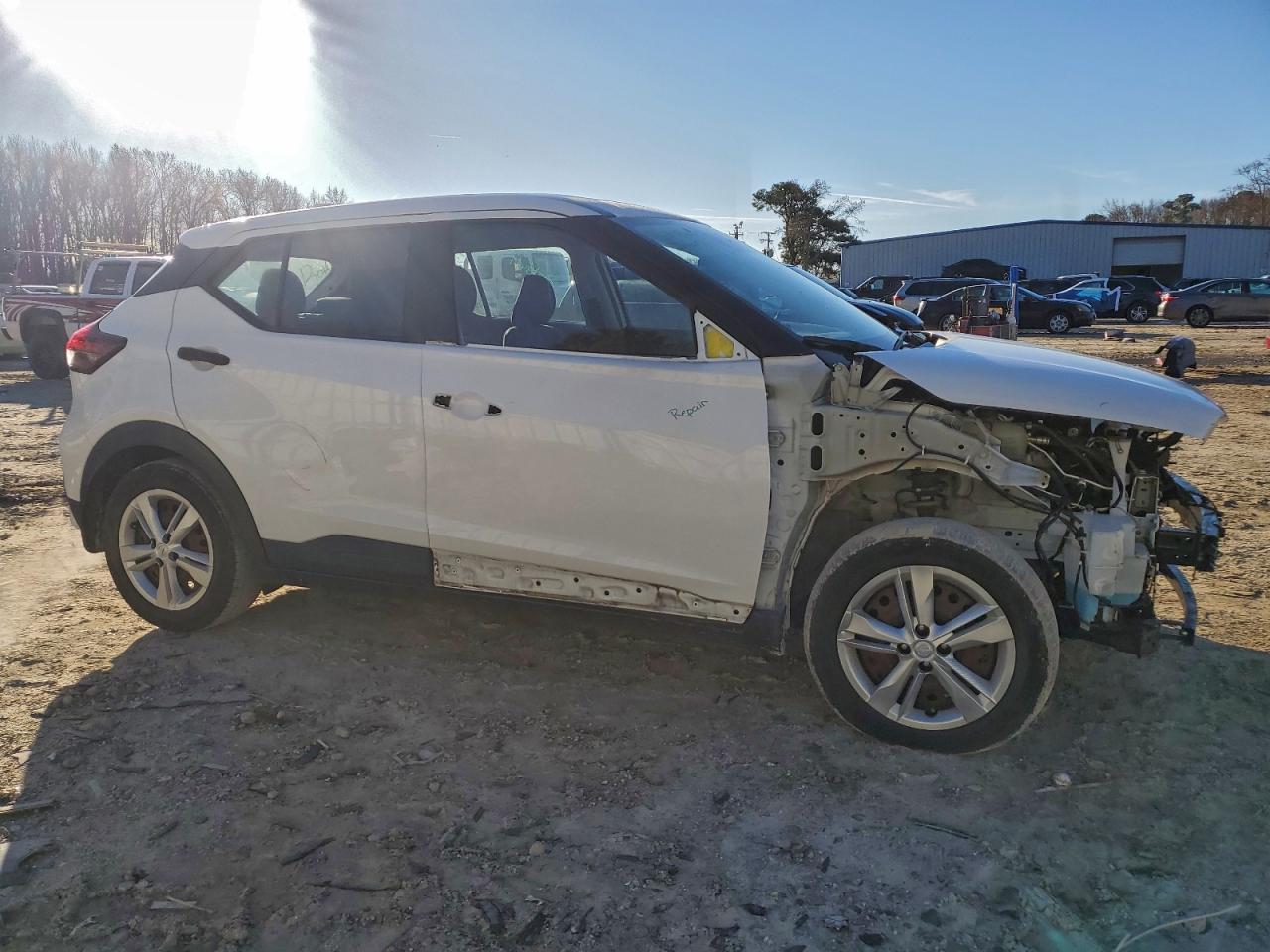 2021 NISSAN KICKS S photo 4