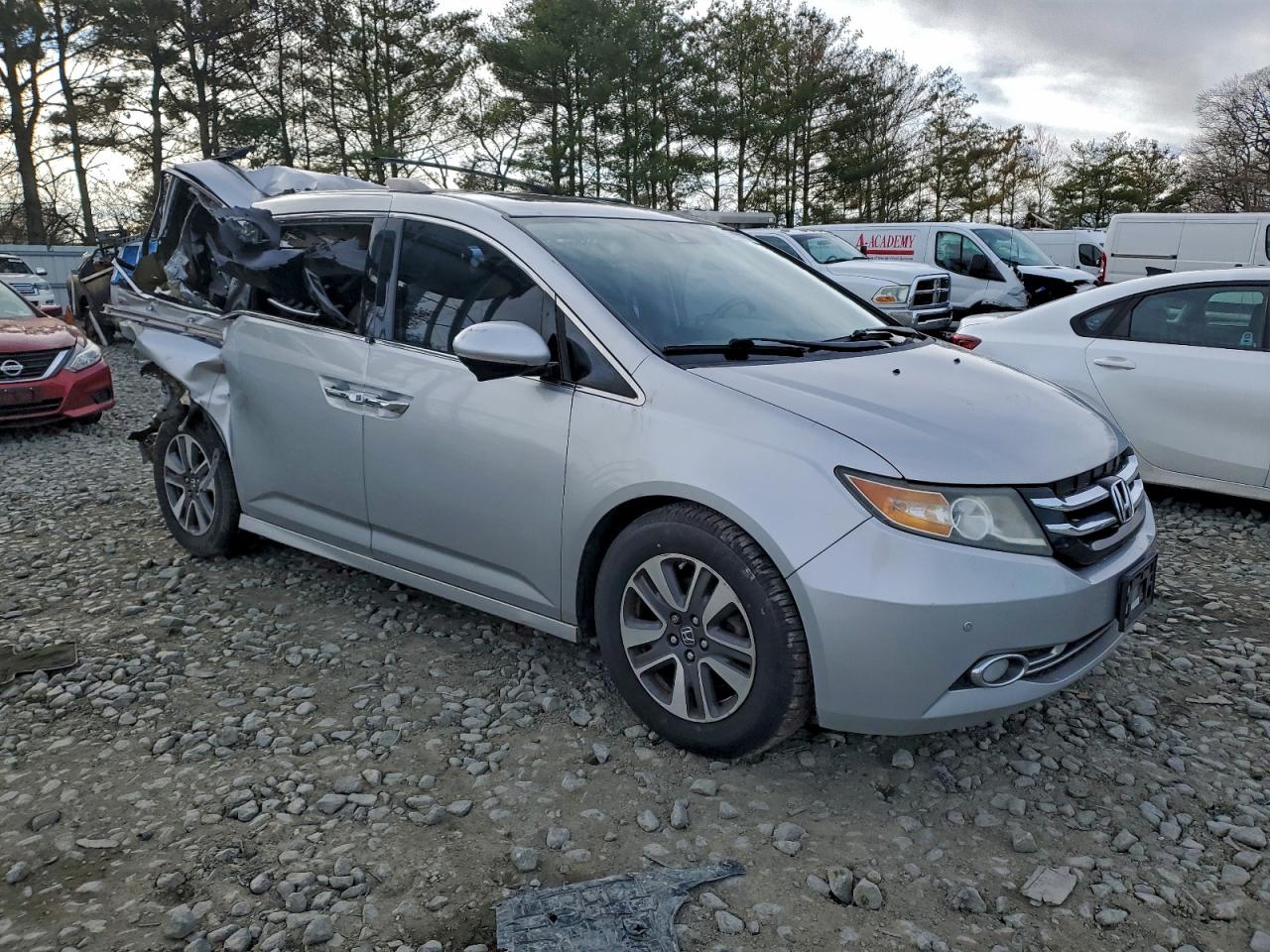 2014 HONDA ODYSSEY TOURING photo 4
