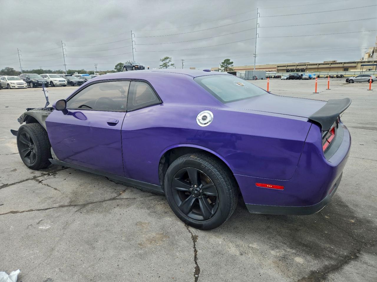 2016 DODGE CHALLENGER SXT photo 2