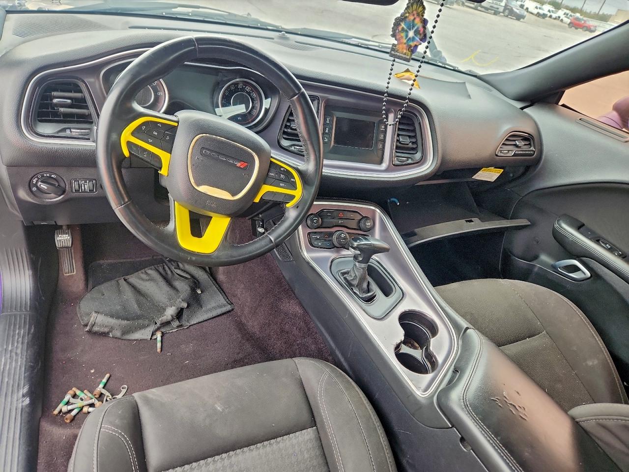 2016 DODGE CHALLENGER SXT photo 8