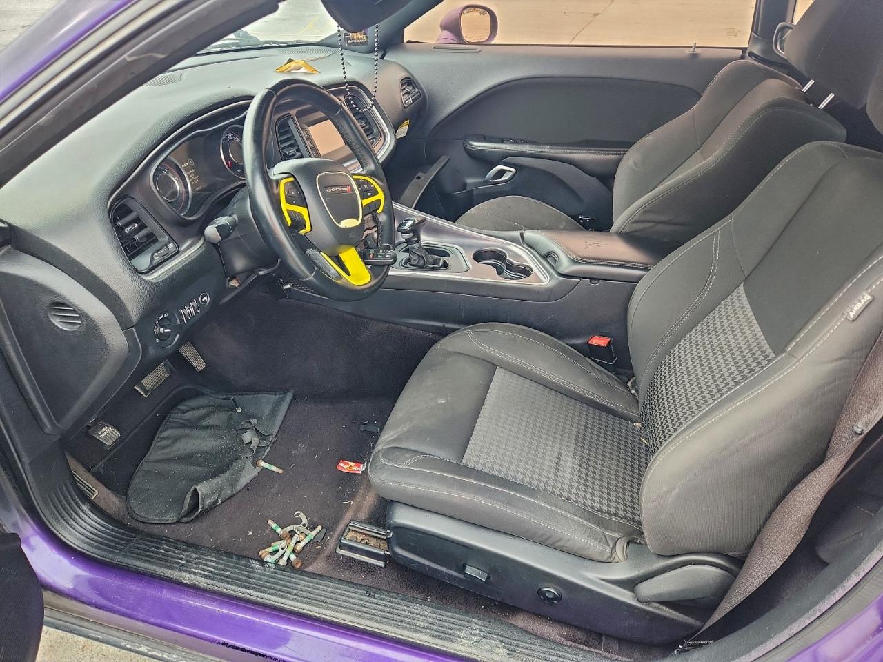 2016 DODGE CHALLENGER SXT photo 7
