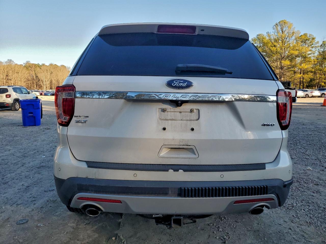 2017 FORD EXPLORER XLT photo 6