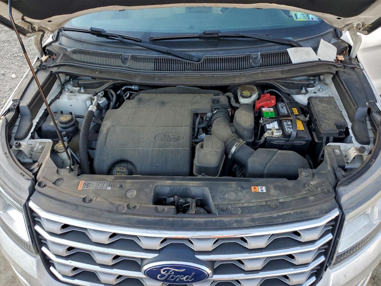2017 FORD EXPLORER XLT photo 12