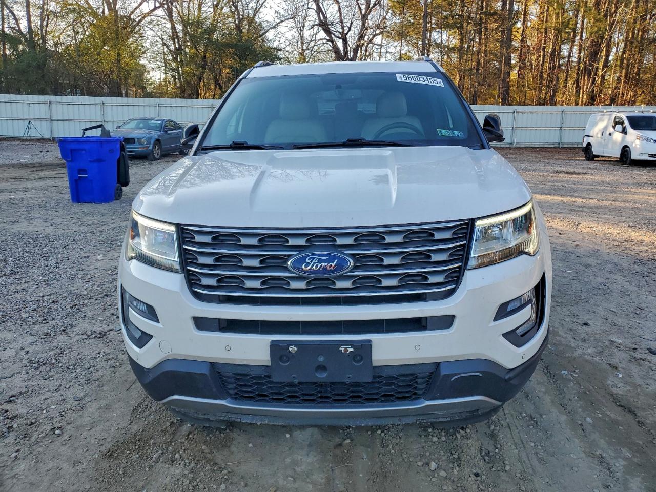 2017 FORD EXPLORER XLT photo 5