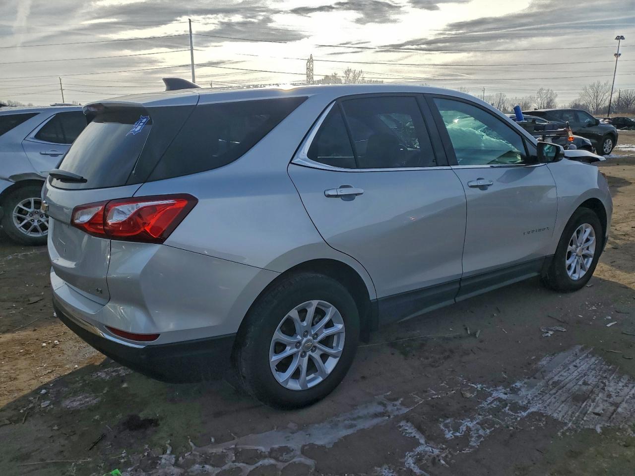 2018 CHEVROLET EQUINOX LT photo 3