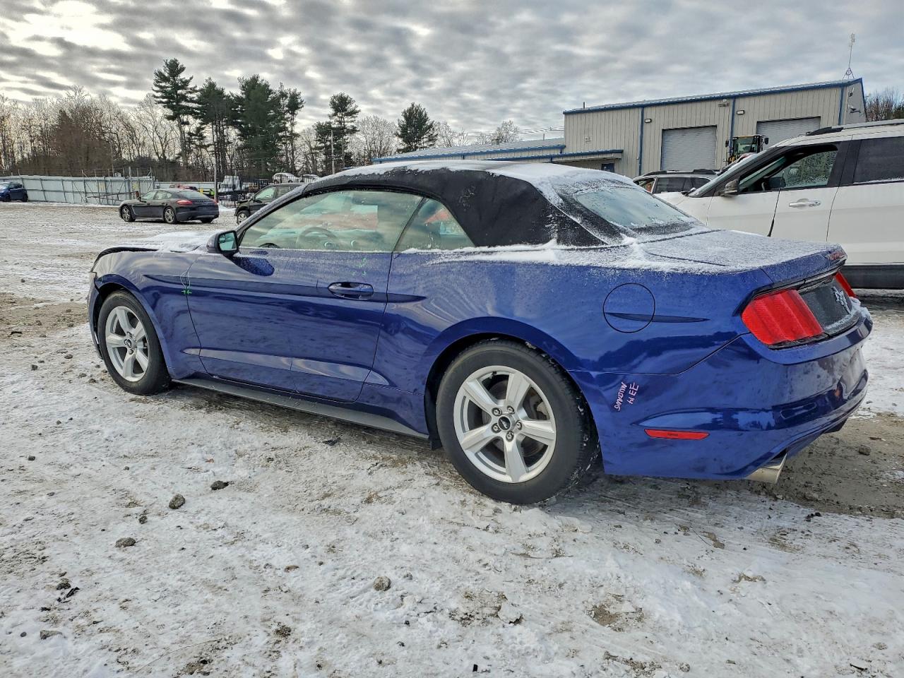 2016 FORD MUSTANG photo 2