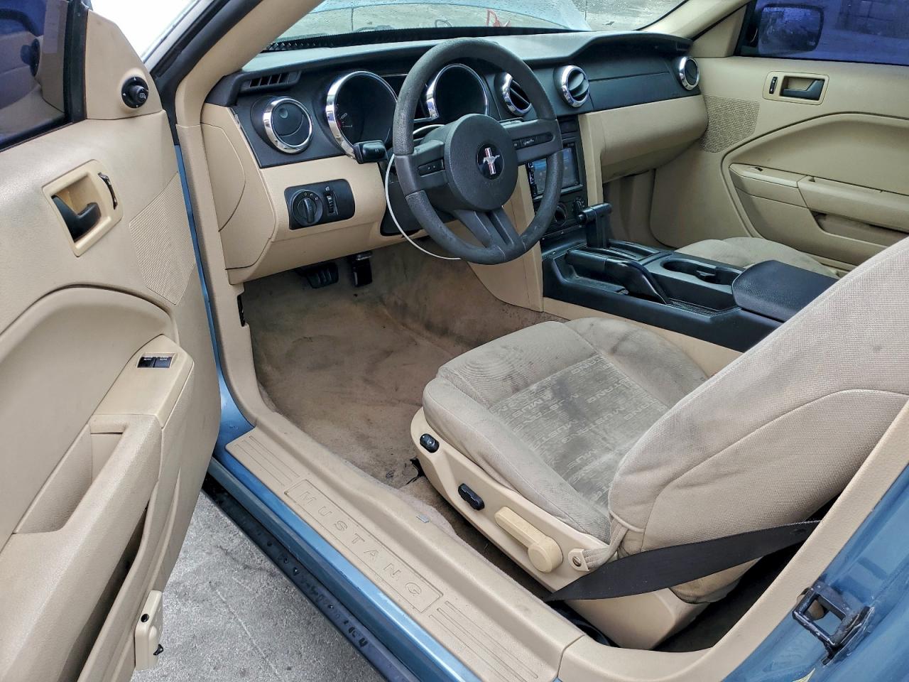 2005 FORD MUSTANG photo 8