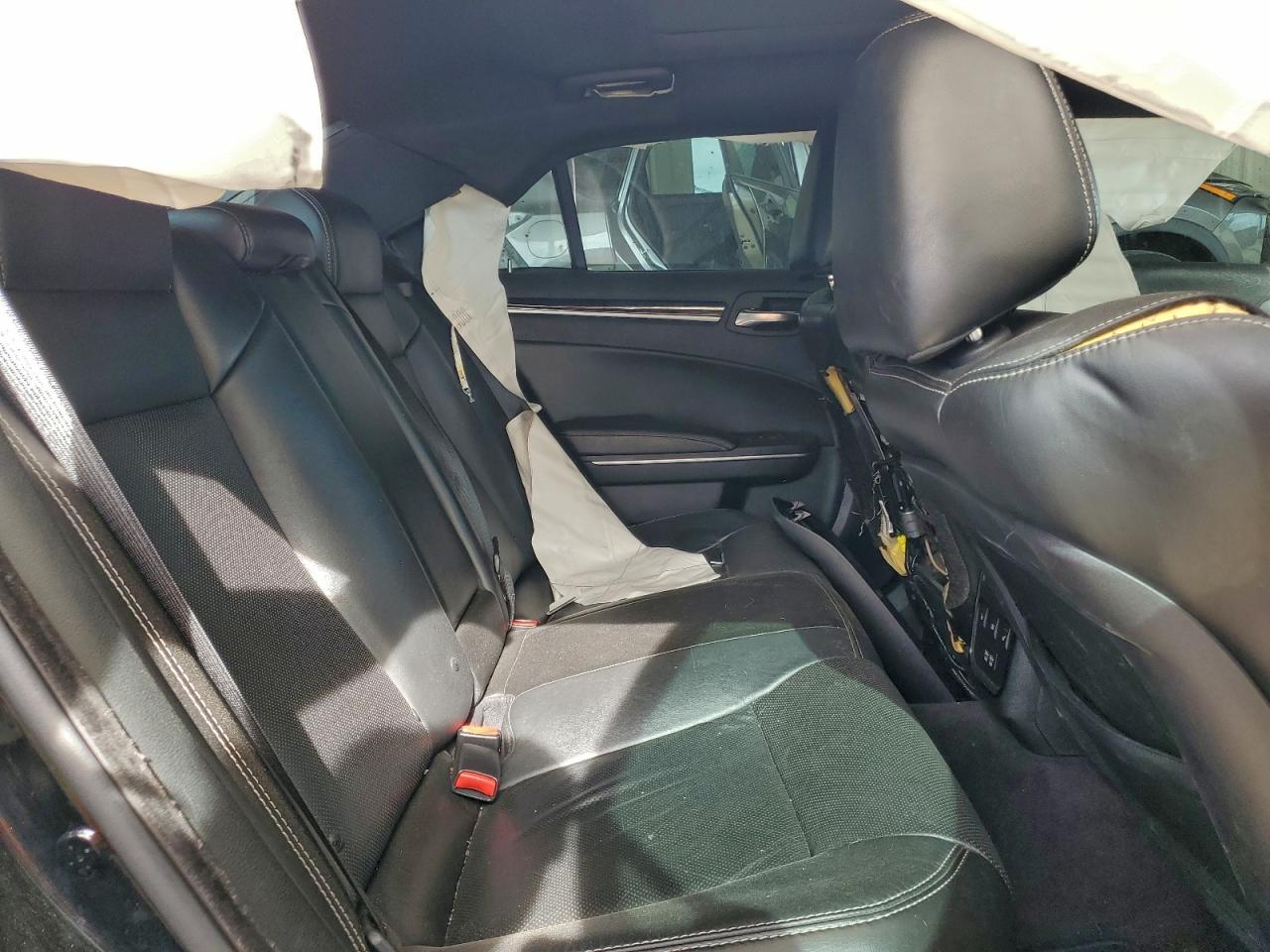 2018 CHRYSLER 300 S photo 10