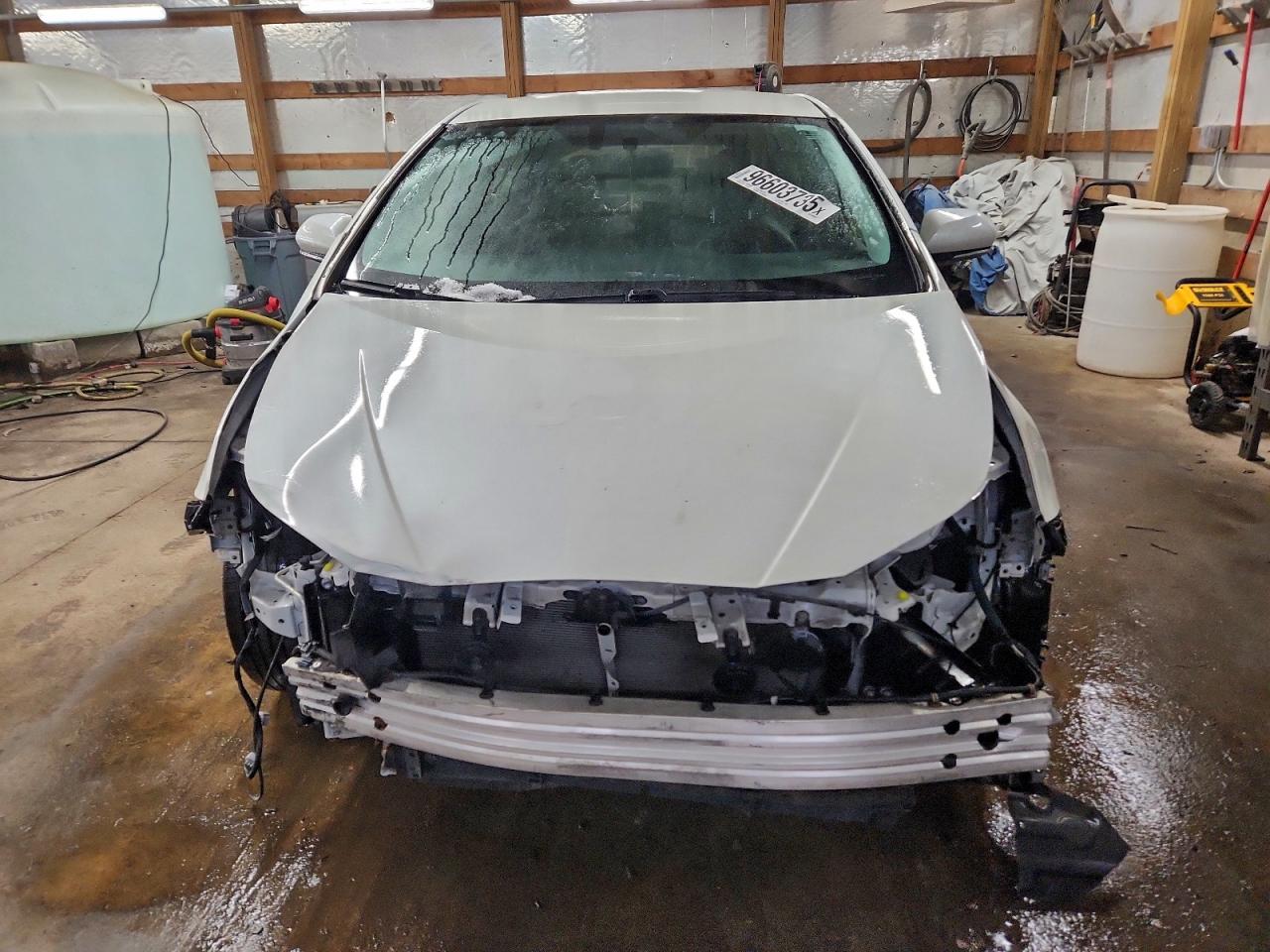 2016 TOYOTA PRIUS photo 5