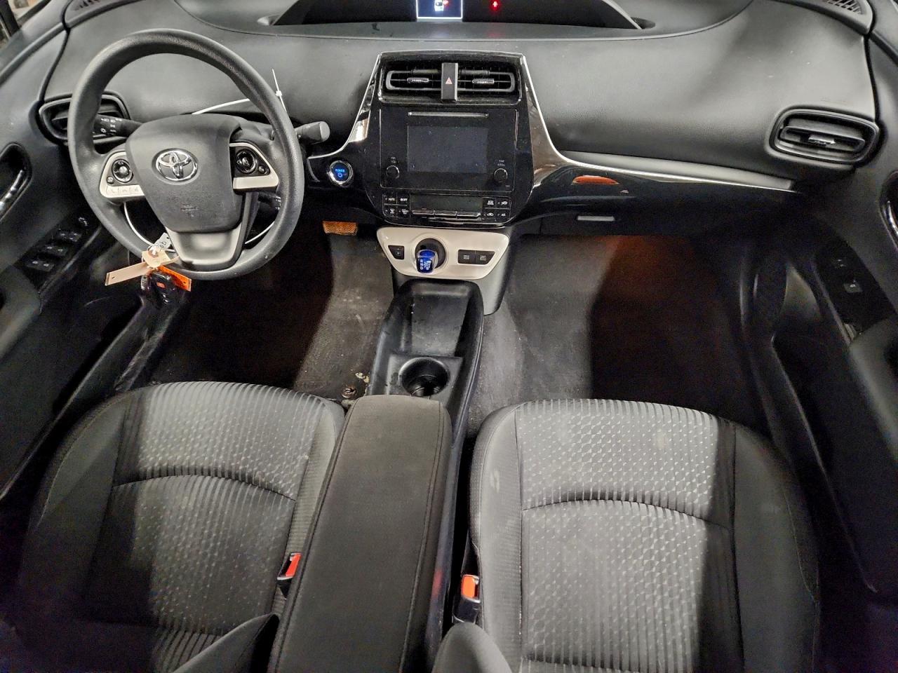2016 TOYOTA PRIUS photo 8