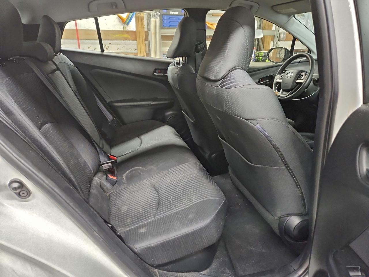 2016 TOYOTA PRIUS photo 10