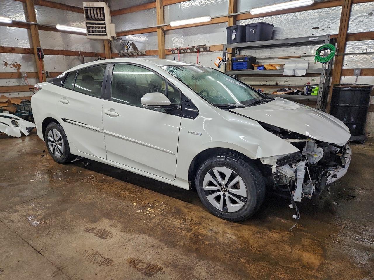 2016 TOYOTA PRIUS photo 4