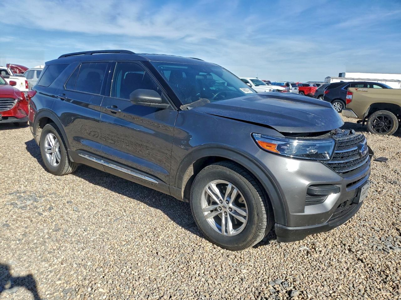 2023 FORD EXPLORER XLT photo 4
