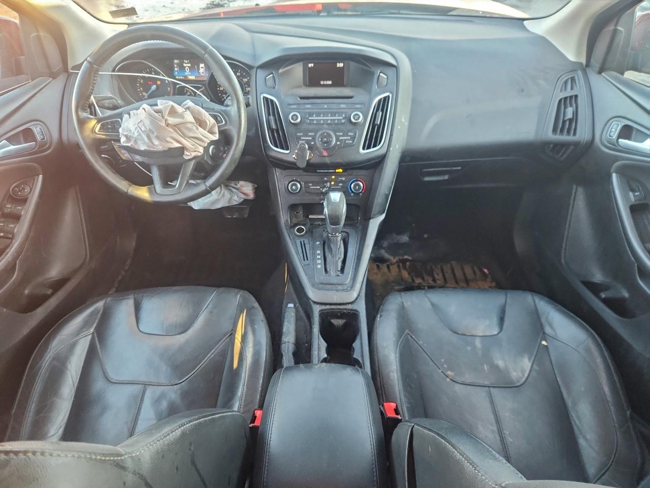 2015 FORD FOCUS SE photo 15
