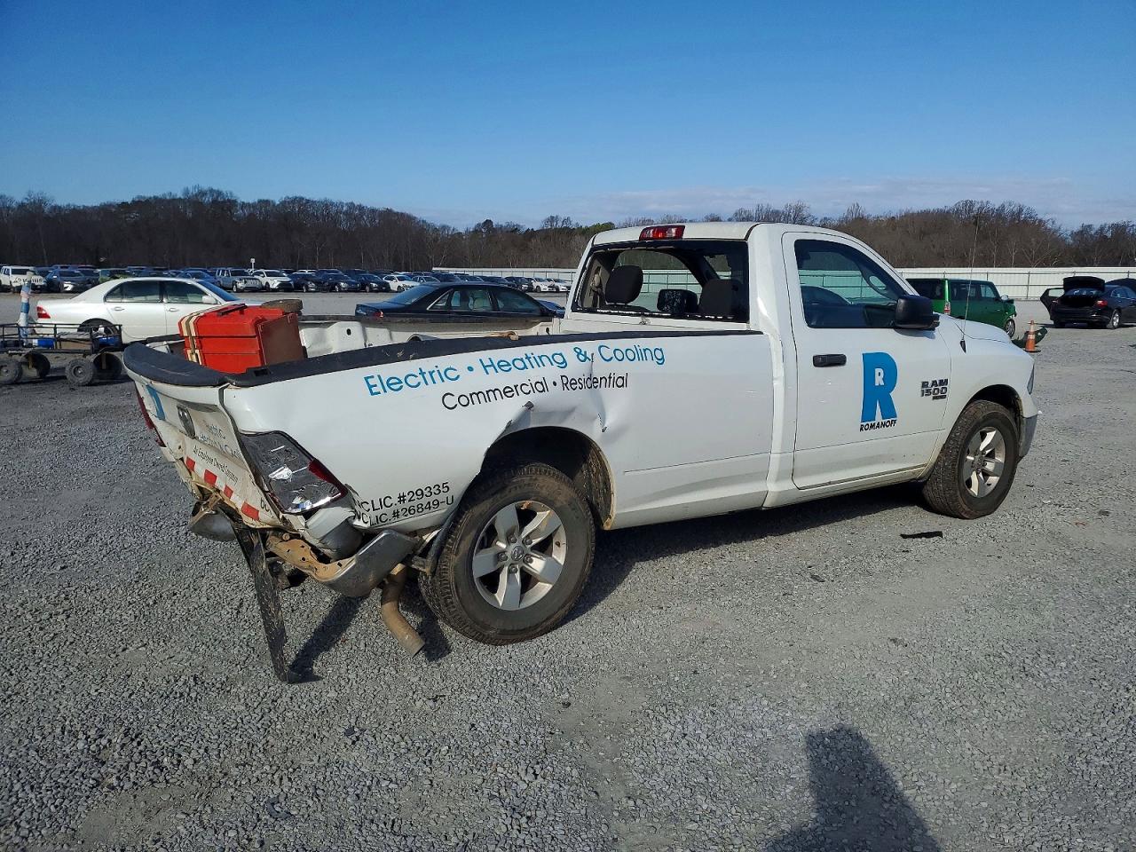 2022 RAM 1500 CLASSIC TRADESMAN photo 3