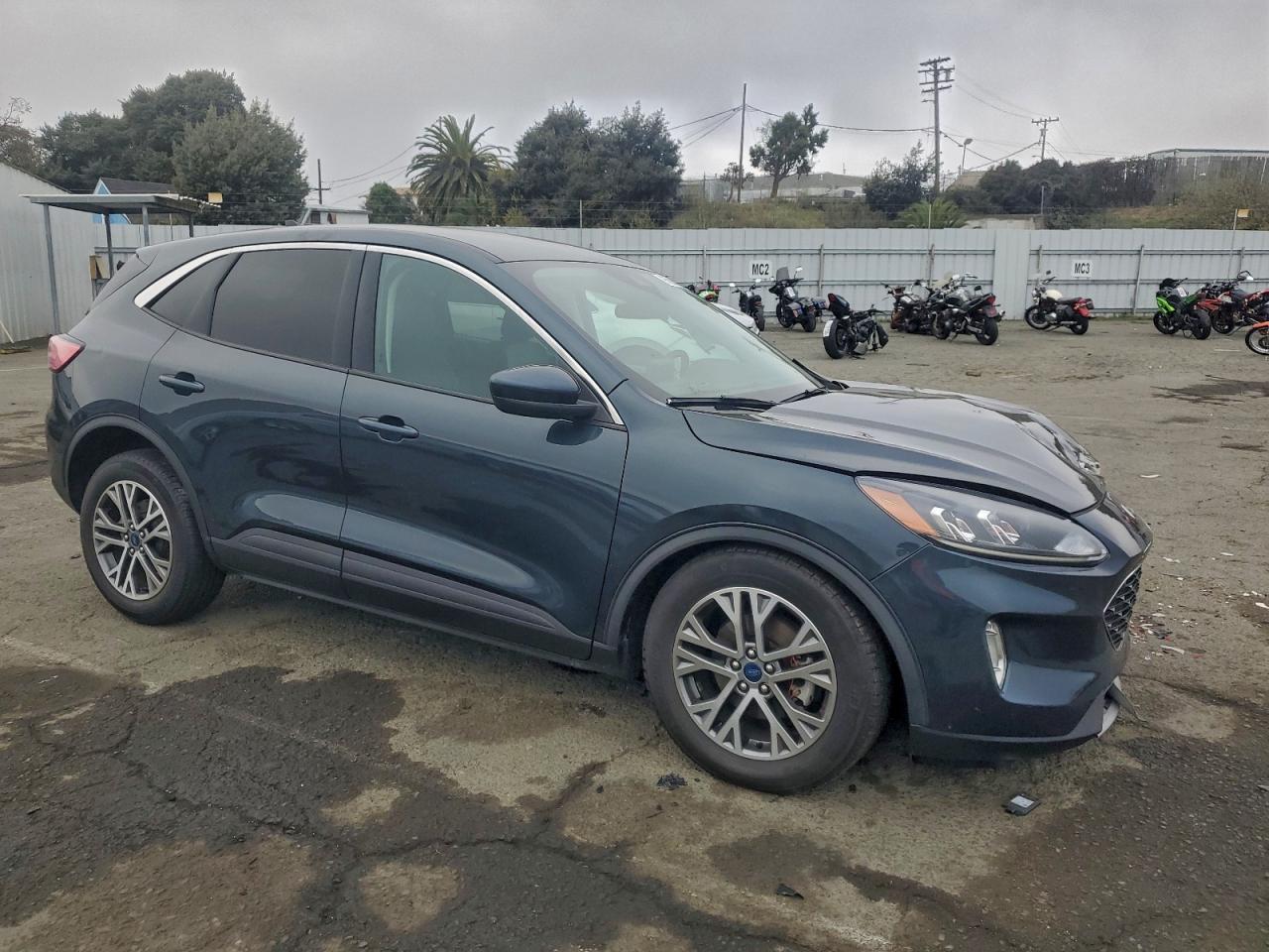 2022 FORD ESCAPE SEL photo 4