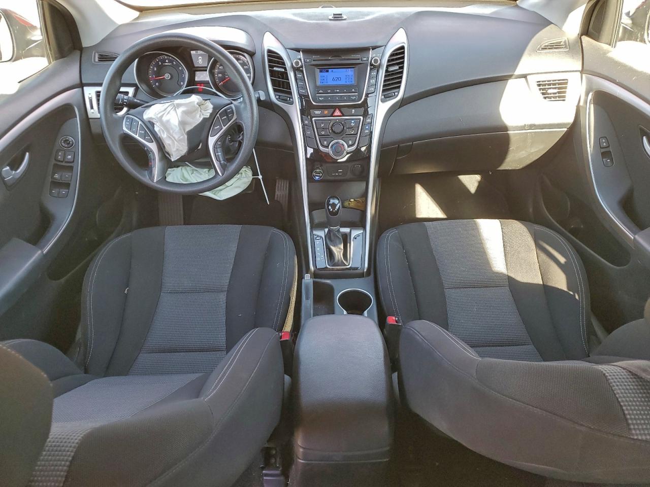 2017 HYUNDAI ELANTRA GT photo 8