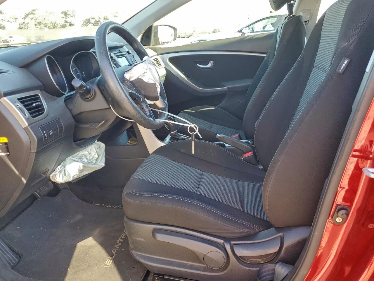 2017 HYUNDAI ELANTRA GT photo 7