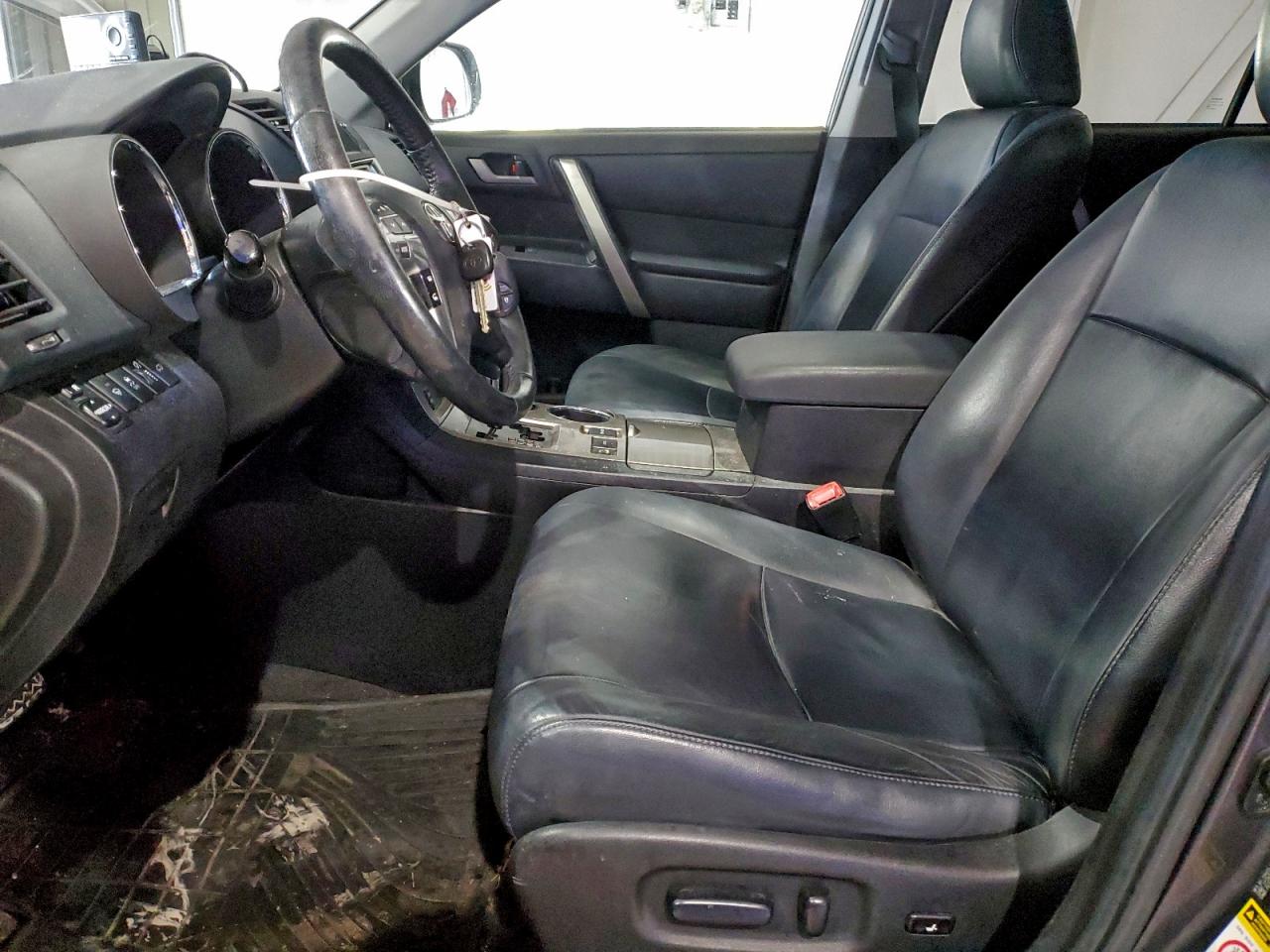 2013 TOYOTA HIGHLANDER BASE photo 7