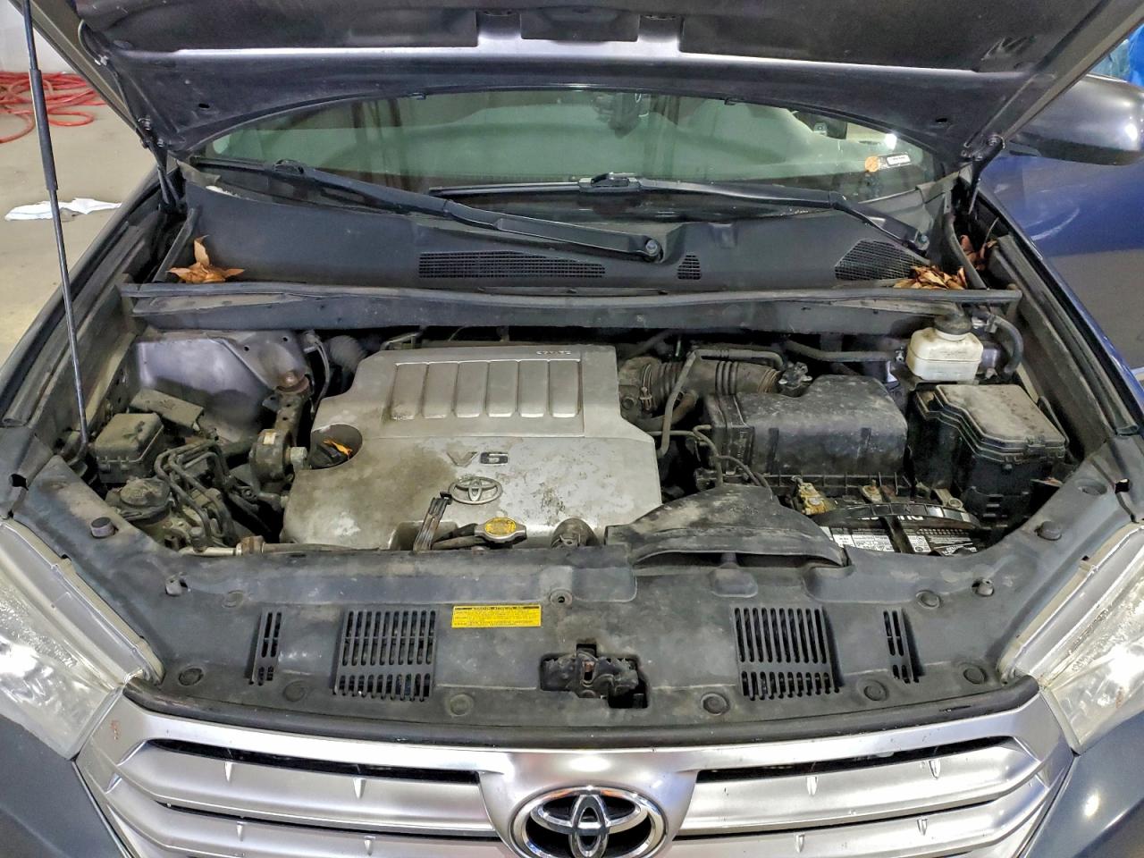 2013 TOYOTA HIGHLANDER BASE photo 12