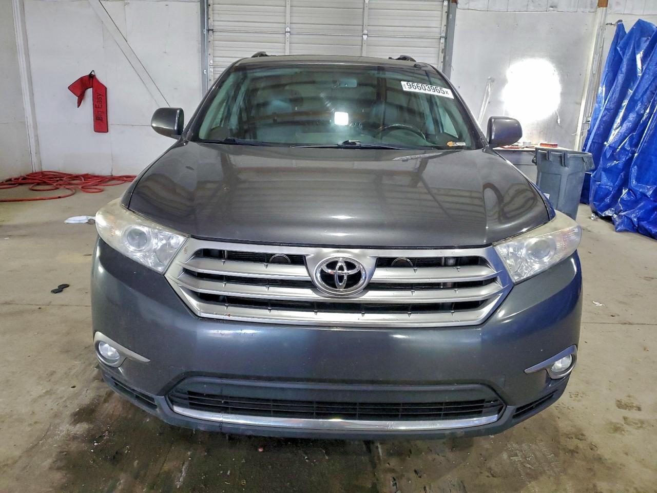 2013 TOYOTA HIGHLANDER BASE photo 5